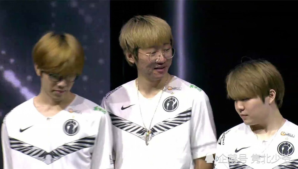 爱游戏官方链接-包含JackeyLove重要时刻出色发挥，切尔西带队取胜！观众掌声雷动的词条