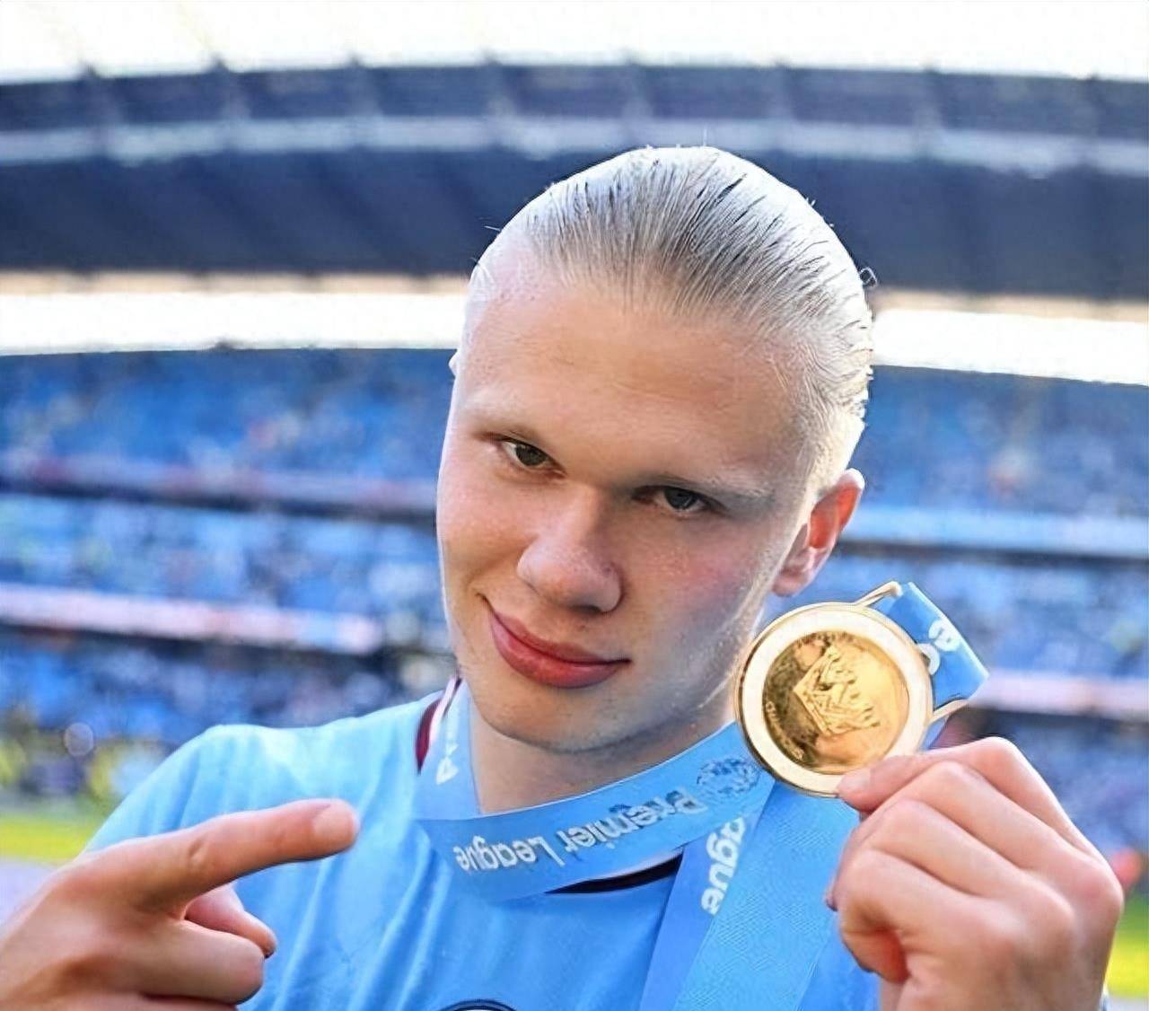 爱游戏- 哈兰德与50激战巴塞罗那分钟，领先优势明显胜负难料！，德布劳内焦点对战比赛高潮迭起